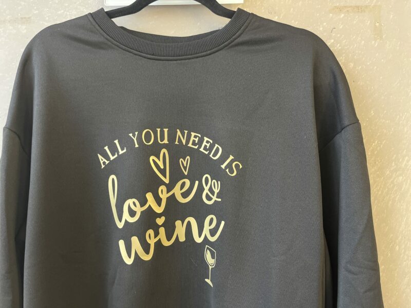 Hoodie " All you need is love & wine" – Bild 2